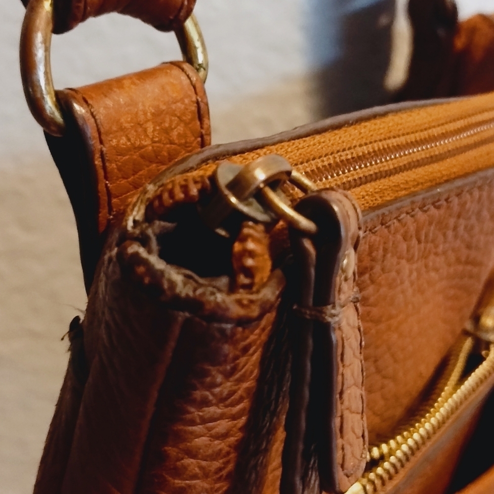 Fossil Brown Leather Crossbody Pebble Bag - Picture 4 of 16